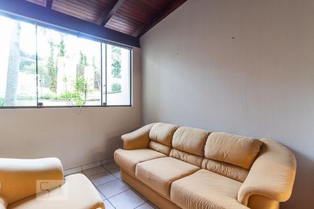 Sala de Estar de casa à venda com 4 quartos, 500m² em Chácara das Pedras, Porto Alegre