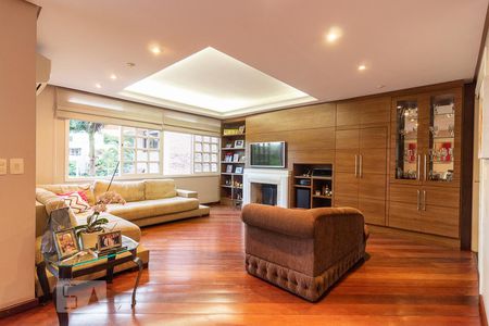 Sala de casa à venda com 4 quartos, 500m² em Chácara das Pedras, Porto Alegre