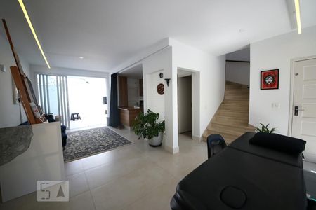 Sala de casa à venda com 3 quartos, 180m² em Jardim Petrópolis, São Paulo