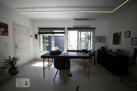 Sala de casa à venda com 3 quartos, 180m² em Jardim Petrópolis, São Paulo