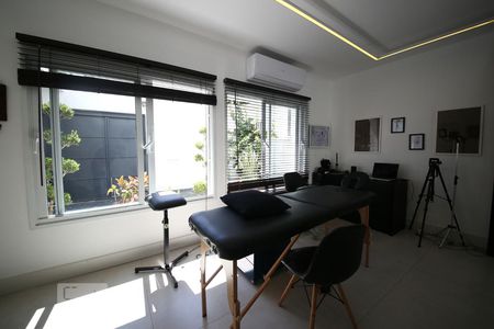 Sala  de casa à venda com 3 quartos, 180m² em Jardim Petrópolis, São Paulo