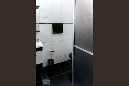 Casa à venda com 120m², 2 quartos e 2 vagas Casa à venda com 120m², 2 quartos e 2 vagasBanheiro 1