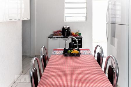 Casa à venda com 120m², 2 quartos e 2 vagas Casa à venda com 120m², 2 quartos e 2 vagasCozinha