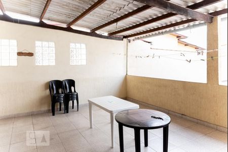 Casa à venda com 120m², 2 quartos e 2 vagas Casa à venda com 120m², 2 quartos e 2 vagasÁrea comum - Churrasqueira