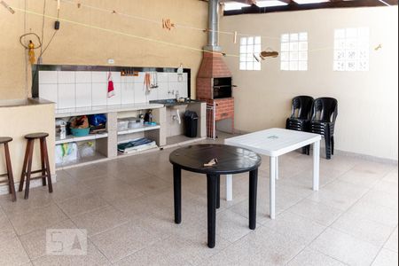 Casa à venda com 120m², 2 quartos e 2 vagas Casa à venda com 120m², 2 quartos e 2 vagasÁrea comum - Churrasqueira