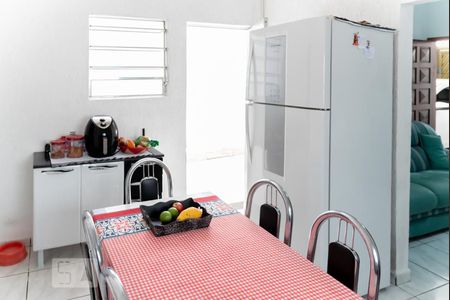 Casa à venda com 120m², 2 quartos e 2 vagas Casa à venda com 120m², 2 quartos e 2 vagasCozinha