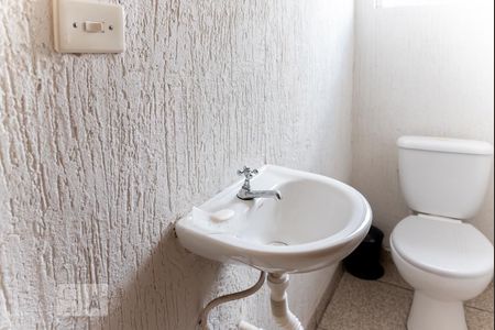 Casa à venda com 120m², 2 quartos e 2 vagas Casa à venda com 120m², 2 quartos e 2 vagasBanheiro 2