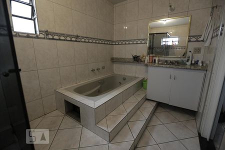 Banheiro da Suíte 1 de casa à venda com 6 quartos, 412m² em Parque Peruche, São Paulo