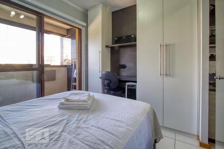 Quarto de kitnet/studio para alugar com 1 quarto, 35m² em Centro, Curitiba