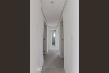 Corredor de apartamento à venda com 3 quartos, 72m² em Sarandi, Porto Alegre