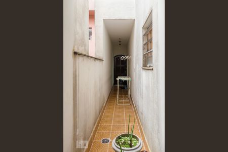 Corredor Lateral de casa à venda com 4 quartos, 374m² em Osvaldo Cruz, São Caetano do Sul