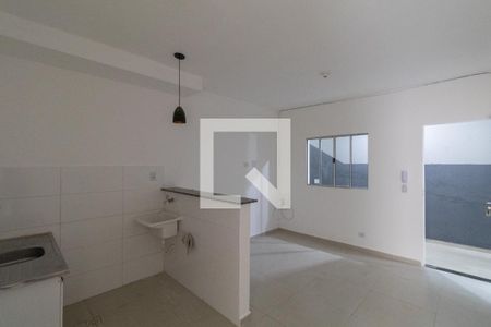 Sala e Cozinha de apartamento para alugar com 1 quarto, 30m² em Parque Císper, São Paulo