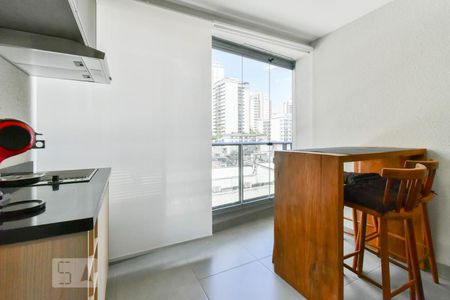 Varanda de kitnet/studio para alugar com 1 quarto, 30m² em Cerqueira César, São Paulo