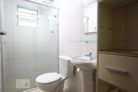 Banheiro de kitnet/studio para alugar com 1 quarto, 28m² em Vila Gomes, São Paulo