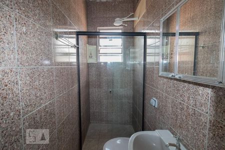 Banheiro 1 de casa para alugar com 2 quartos, 60m² em Vila Roque, São Paulo