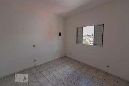 Dormitório de casa para alugar com 2 quartos, 60m² em Vila Roque, São Paulo