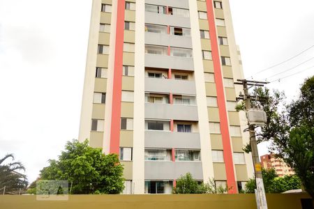 Frente Edificio de apartamento para alugar com 2 quartos, 48m² em Vila Taquari, São Paulo