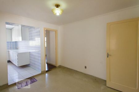 Sala 2 de casa para alugar com 5 quartos, 240m² em Vila Monumento, São Paulo