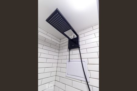 Banheiro de kitnet/studio para alugar com 1 quarto, 25m² em Cerqueira César, São Paulo