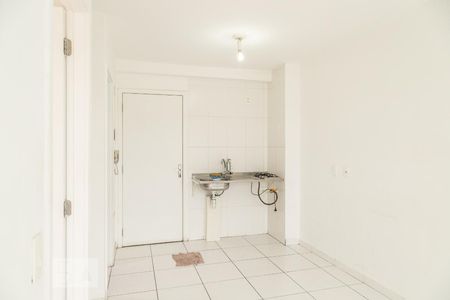 Sala e Cozinha de apartamento para alugar com 1 quarto, 35m² em Jardim Santa Teresinha, São Paulo