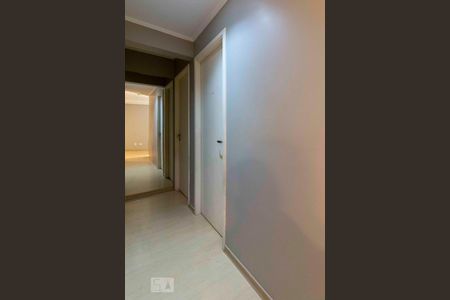 Corredor de apartamento à venda com 3 quartos, 64m² em Vila Marieta, São Paulo