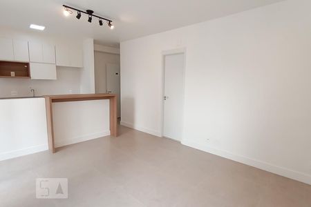 Sala de apartamento para alugar com 1 quarto, 53m² em Alphaville Empresarial, Barueri