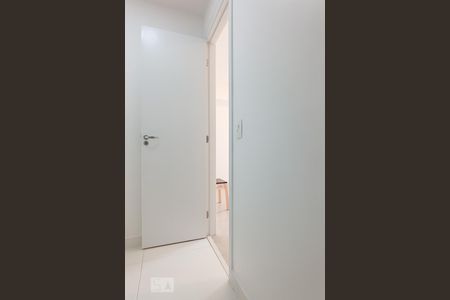 Banheiro de apartamento à venda com 1 quarto, 53m² em Alphaville Empresarial, Barueri