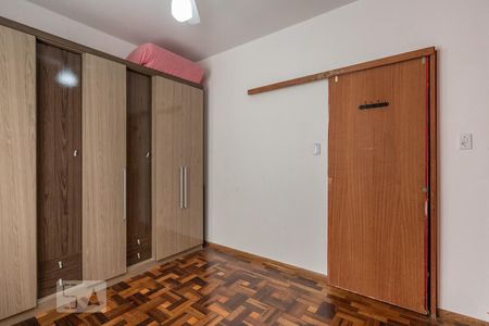 Quarto 1 de apartamento para alugar com 2 quartos, 60m² em Passo da Areia, Porto Alegre