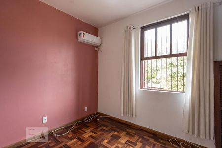 Quarto 1 de apartamento para alugar com 2 quartos, 60m² em Passo da Areia, Porto Alegre