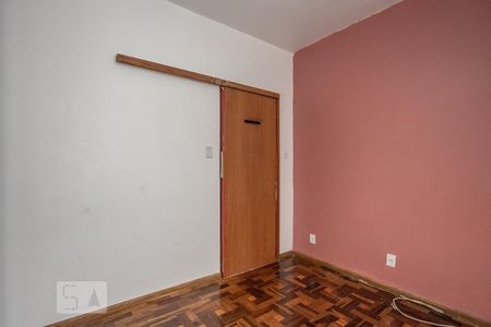 Quarto 1 de apartamento para alugar com 2 quartos, 60m² em Passo da Areia, Porto Alegre