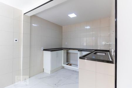 Cozinha de casa para alugar com 2 quartos, 70m² em Vila Portuguesa, São Paulo