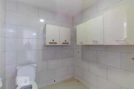 Banheiro de casa para alugar com 2 quartos, 70m² em Vila Portuguesa, São Paulo