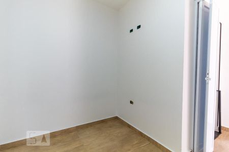 Quarto 2 de casa para alugar com 2 quartos, 70m² em Vila Portuguesa, São Paulo