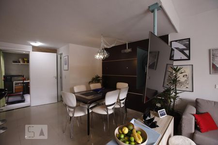 Sala de casa à venda com 3 quartos, 130m² em Planalto Paulista, São Paulo