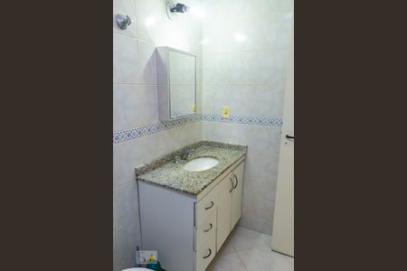 banheiro social de apartamento para alugar com 2 quartos, 70m² em Tijuca, Rio de Janeiro