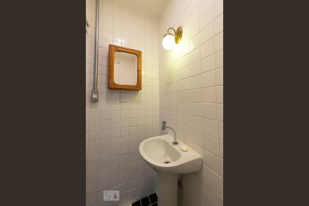 Banheiro Corredor de apartamento para alugar com 3 quartos, 150m² em Barra, Salvador