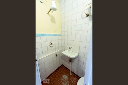 Banheiro de casa para alugar com 1 quarto, 30m² em Jardim Santa Cruz (sacomã), São Paulo