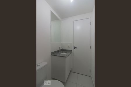 Banheiro de kitnet/studio para alugar com 1 quarto, 24m² em Consolação, São Paulo