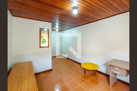 Casa de condomínio à venda com 48m², 2 quartos e 1 vagaSala