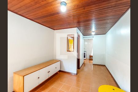 Casa de condomínio à venda com 48m², 2 quartos e 1 vagaSala