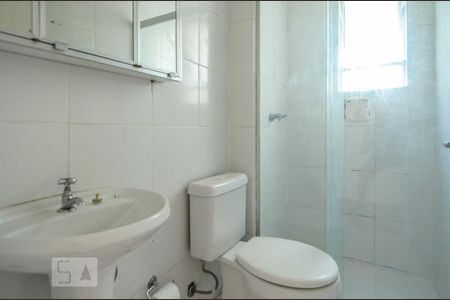 Banheiro de apartamento para alugar com 1 quarto, 45m² em Centro Histórico, Porto Alegre