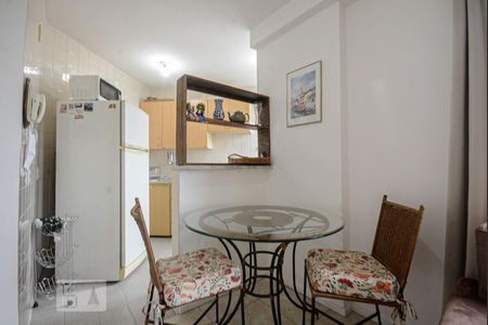 Sala de apartamento para alugar com 2 quartos, 43m² em Freguesia de Jacarepaguá, Rio de Janeiro