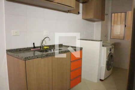 Cozinha de apartamento para alugar com 1 quarto, 34m² em Vila Granada, São Paulo