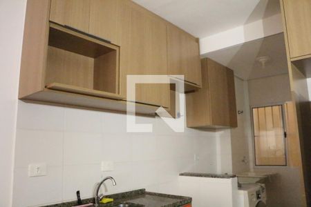 Cozinha de apartamento para alugar com 1 quarto, 34m² em Vila Granada, São Paulo