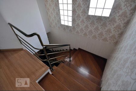 Escada de casa à venda com 3 quartos, 255m² em Jardim das Flores, Osasco