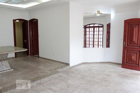 Sala de casa à venda com 3 quartos, 200m² em Jardim da Fonte, Jundiaí