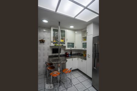 Apartamento à venda com 117m², 3 quartos e 2 vagas Apartamento à venda com 117m², 3 quartos e 2 vagasCozinha