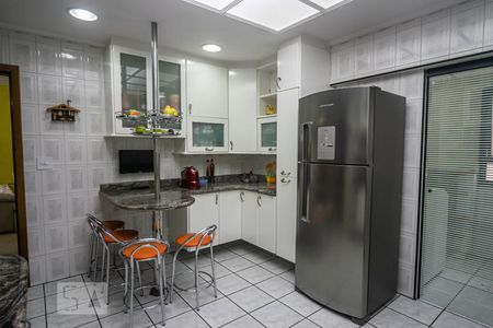 Apartamento à venda com 117m², 3 quartos e 2 vagas Apartamento à venda com 117m², 3 quartos e 2 vagasCozinha