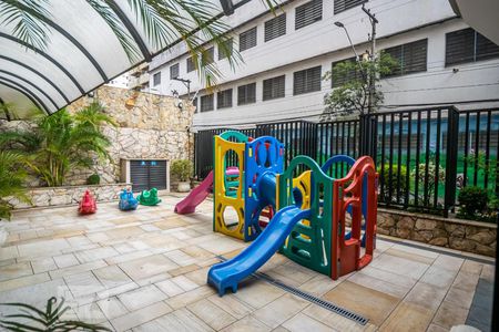 Apartamento à venda com 117m², 3 quartos e 2 vagas Apartamento à venda com 117m², 3 quartos e 2 vagasÁrea Comum - Playground