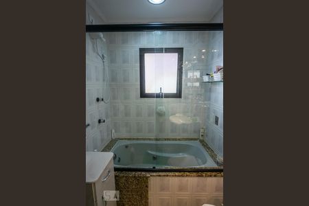 Apartamento à venda com 117m², 3 quartos e 2 vagas Apartamento à venda com 117m², 3 quartos e 2 vagasBanheiro da Suíte 2